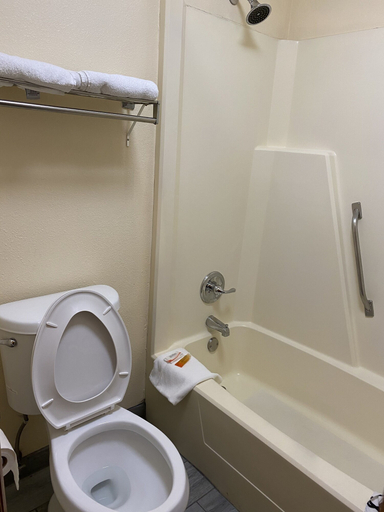 Bathroom 5, Cabarrus Inn, Cabarrus