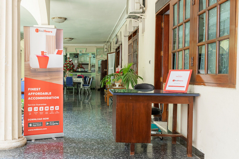 Public Area 2, RedDoorz near Gajahmungkur Semarang, Semarang
