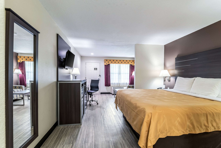Bedroom 3, Quality Inn & Suites Canton, Van Zandt