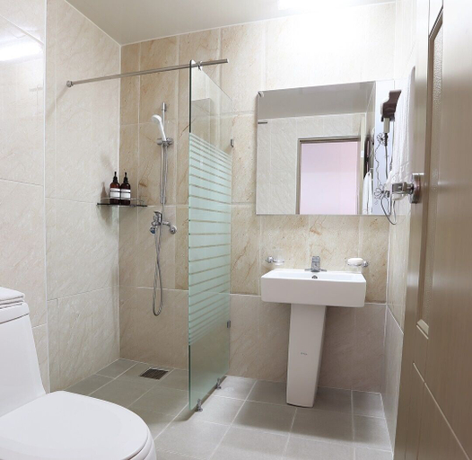 Bathroom 3, Sims Hotel, Jeju