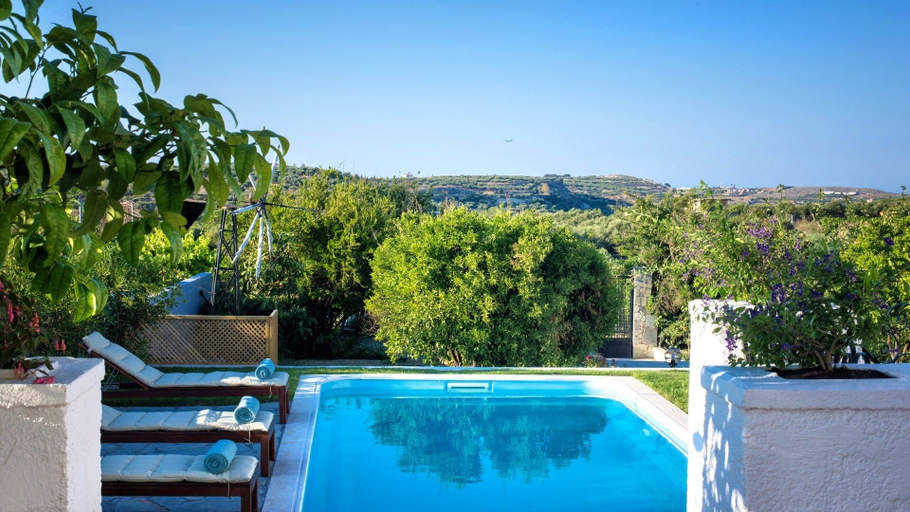 Sport & Beauty 4, Luxury Villa Rosita w heated pool - Nature & Relax, Crete