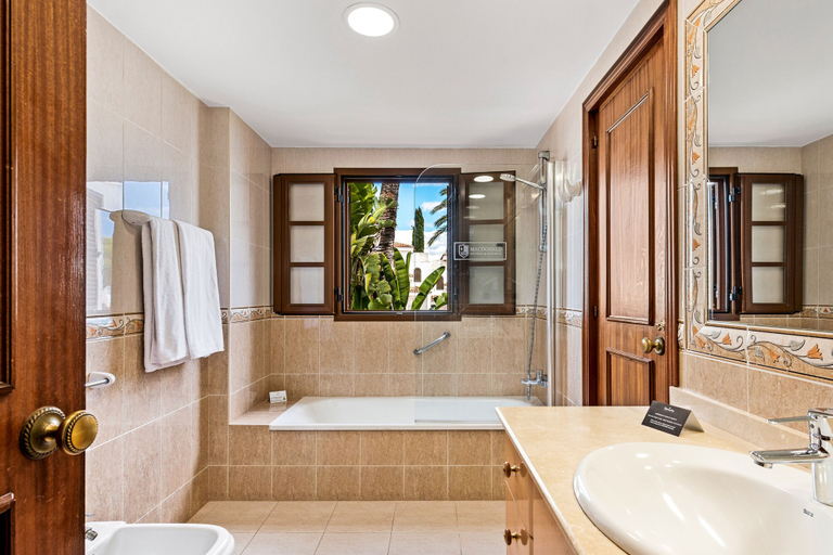 Bathroom 4, Macdonald Villacana Club Resort, Málaga