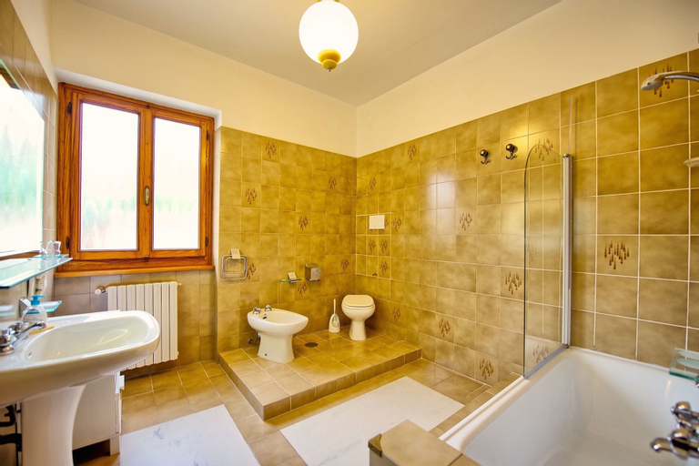 Bedroom 5, Villa Pratovecchio, Arezzo
