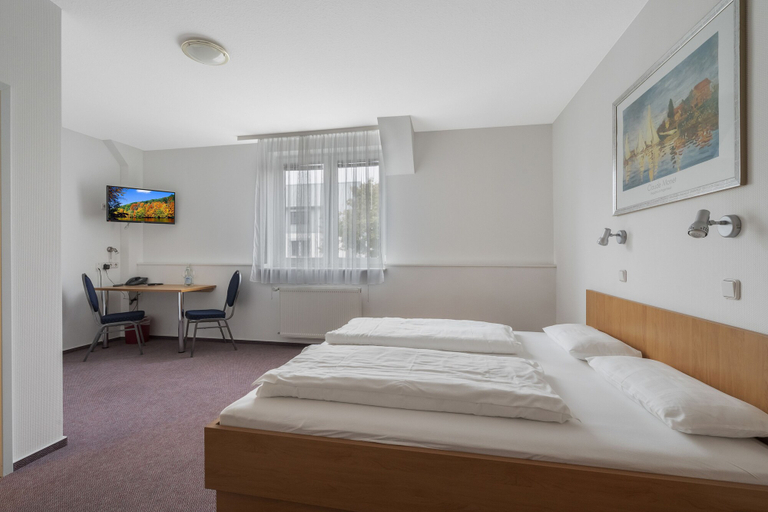 Bedroom 2, Hotel Imota, Neuwied