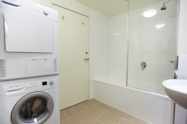 Bathroom 4, Quest Bendigo Central, Gr. Bendigo - Central