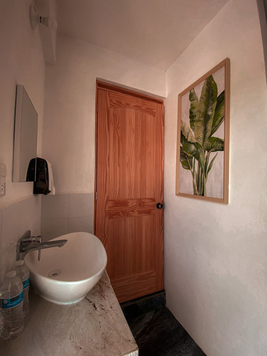 Bathroom 4, Hotel Maya Jade, Chiquimulilla