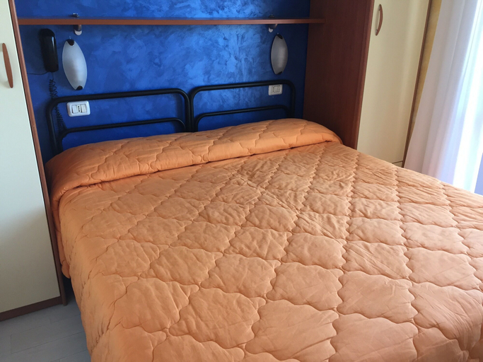 Bedroom 3, Hotel Viking, Rimini