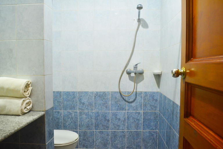 Bathroom 4, Hotel O Pantai Jaya, Pangandaran