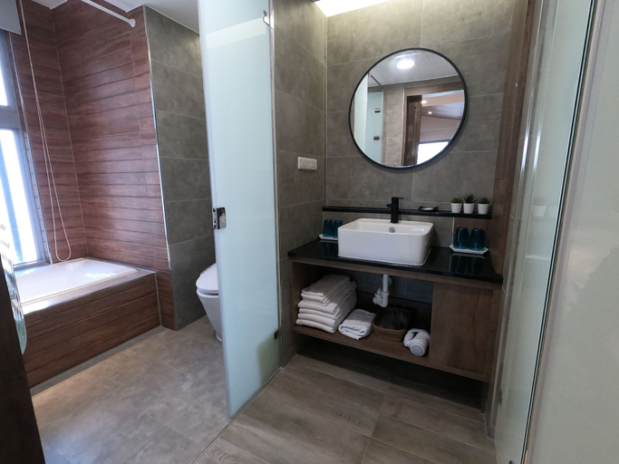 Bathroom 3, Watermark Hotel Kaohsiung Station, Kaohsiung