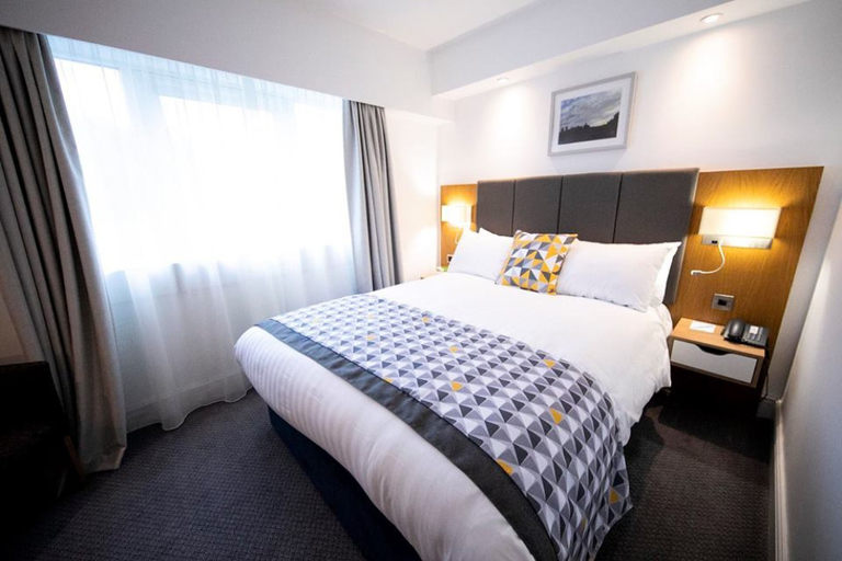 Bedroom 5, Holiday Inn KENILWORTH - WARWICK by IHG, Warwickshire