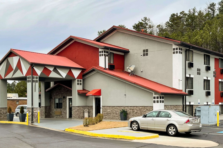 Exterior & Views 2, Econo Lodge Cartersville-Emerson Lake Point, Bartow