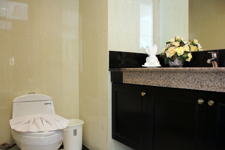 Bathroom 3, LK Crystal Place, Pattaya