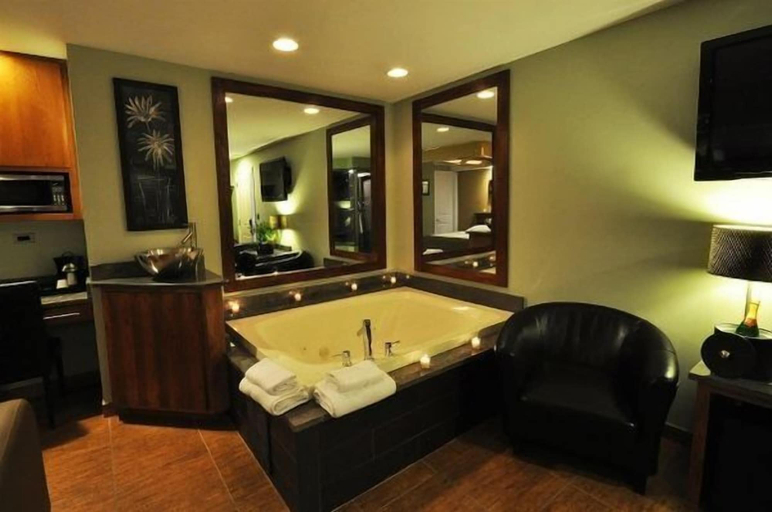 Bathroom 4, The Champagne Lodge & Luxury Suites, Dupage