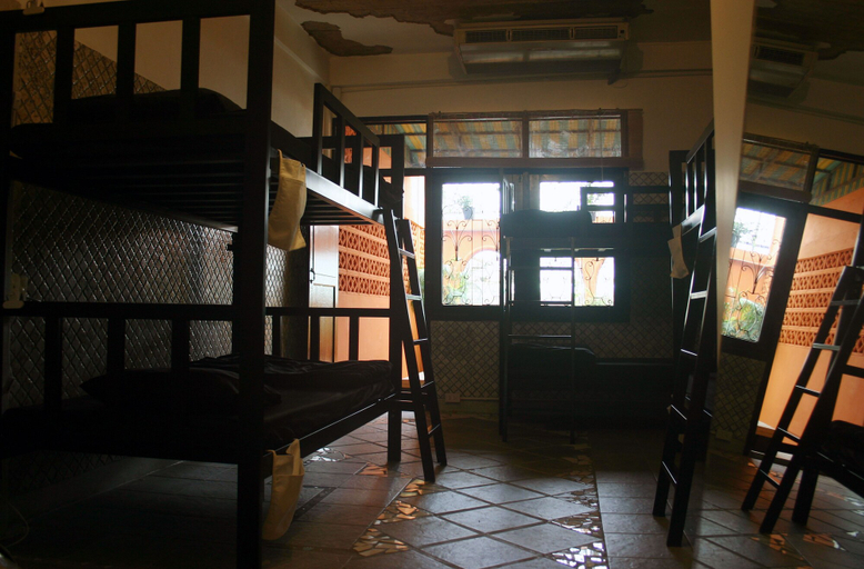 Others 5, Born Free Hostel, Phra Nakhon