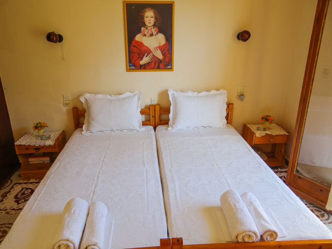 Bedroom 4, Eleni's Apartments & Studios, Ionian Islands