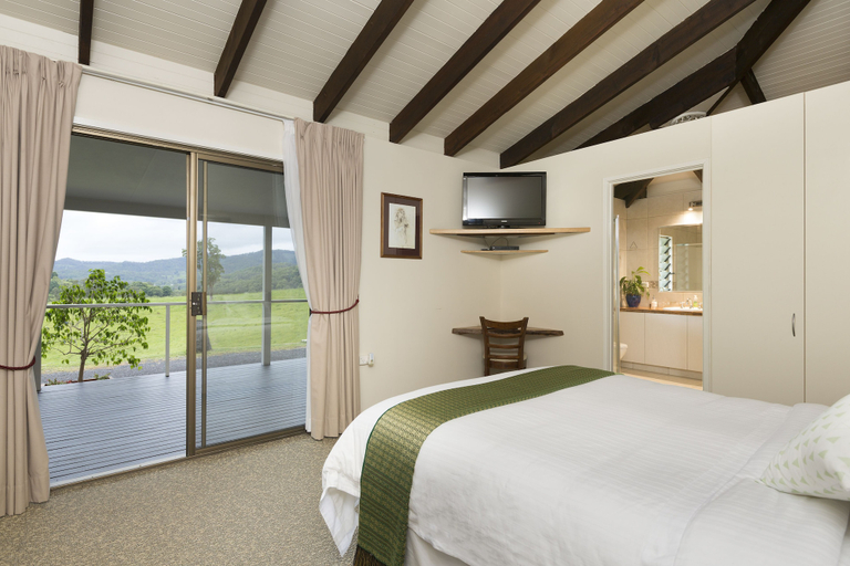 Bedroom 3, Hillcrest Mountain View Retreat, Tweed - Pt B