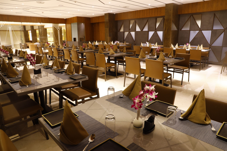 Food & Drinks 5, Devka Beach Resort , Daman