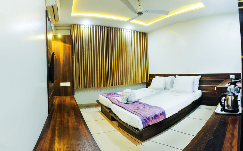Bedroom 2, Hotel Radiant, Kolhapur