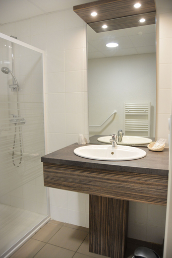 Bathroom 5, ZENAO YZEURE, Allier