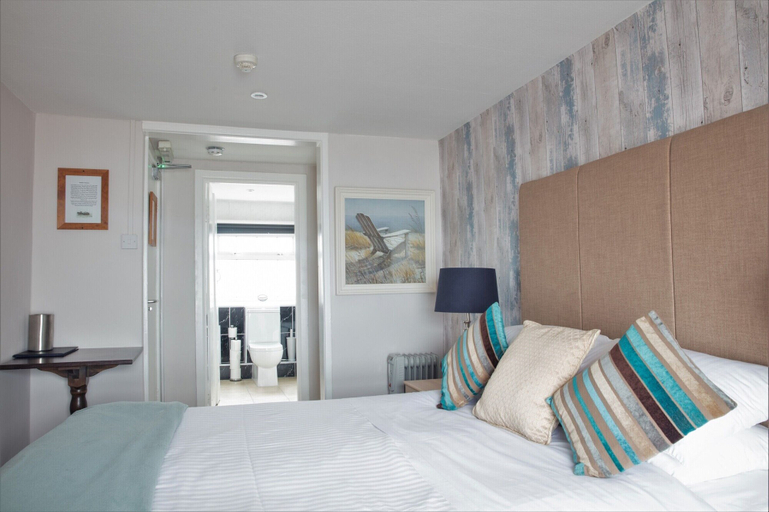 Bedroom 2, The Two Lifeboats, Norfolk
