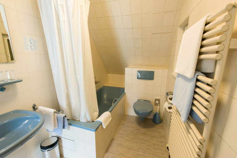 Bathroom 5, Hotel garni Viktoria, Lindau (Bodensee)