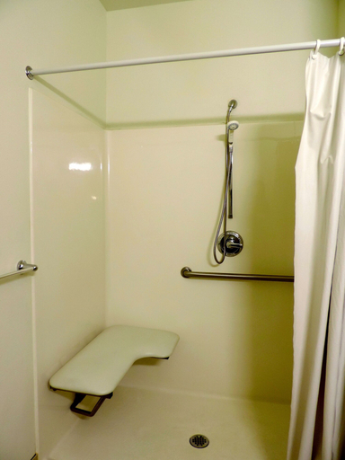 Bathroom 4, Motel 6 Lincoln City, OR, Lincoln