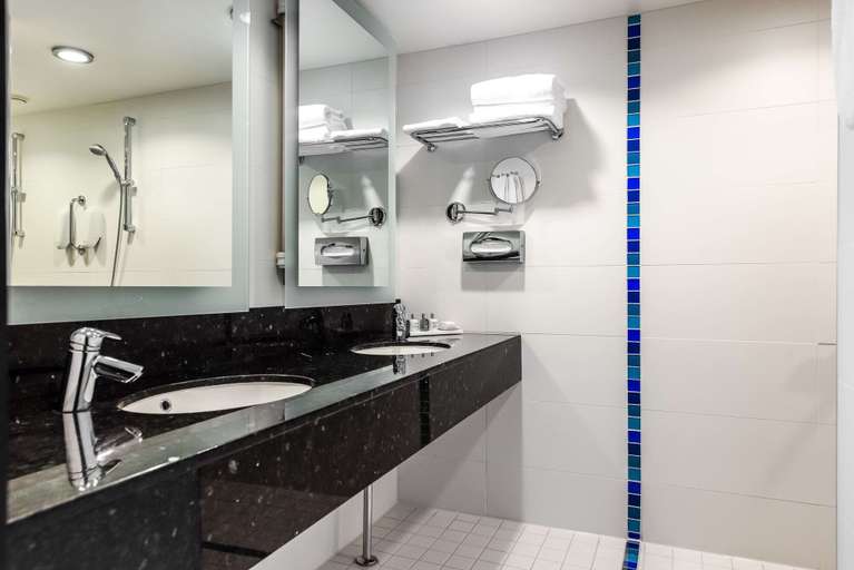 Bathroom 5, Radisson Blu Hotel, Oulu, Northern Ostrobothnia