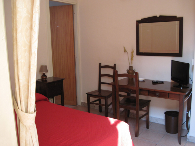 Bedroom 3, San Demetrio, Catania