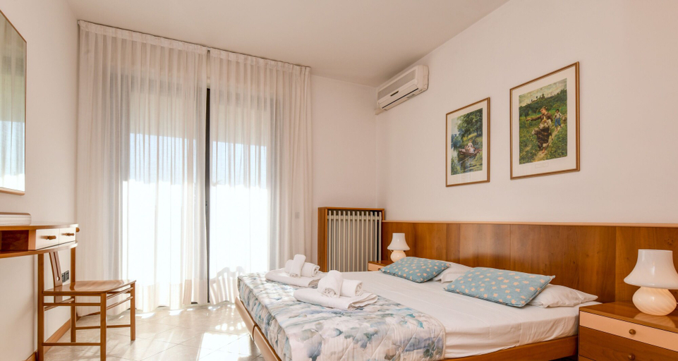 Others 4, A casa di Attila, Brescia