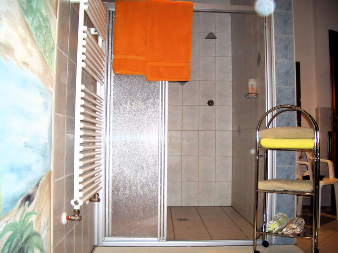 Bathroom 4, Gästehaus Burgi, Schwaz