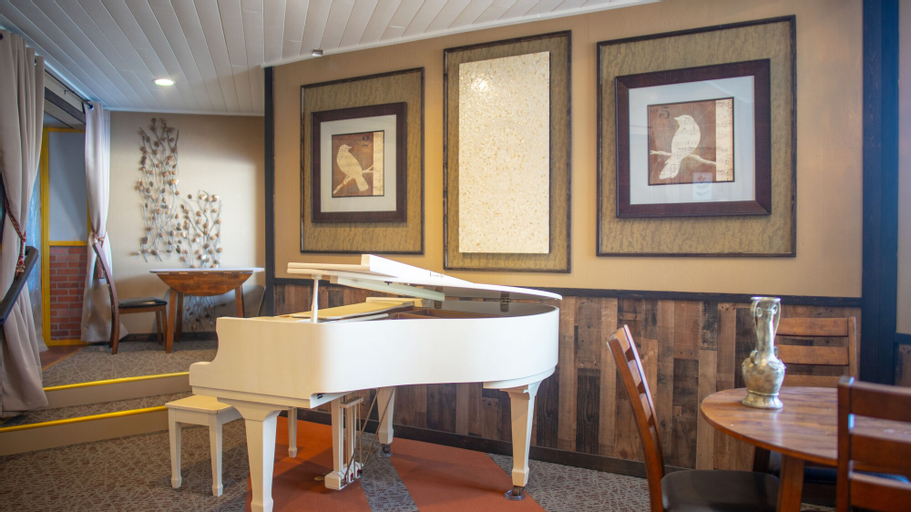 Food & Drinks 5, Alaska Angler's Inn, Kenai Peninsula
