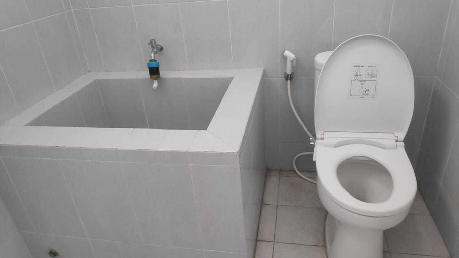 Bathroom 4, Hotel Diana Jogja, Yogyakarta