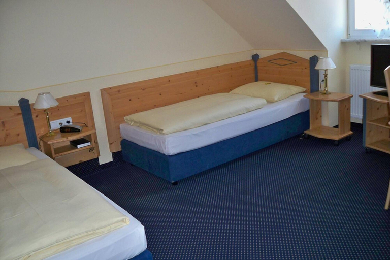 Bedroom 3, Hotel Waldeck Garni, Würzburg