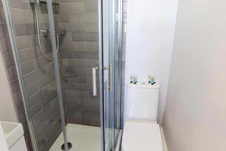 Bathroom 3, The Halcyon, East Sussex