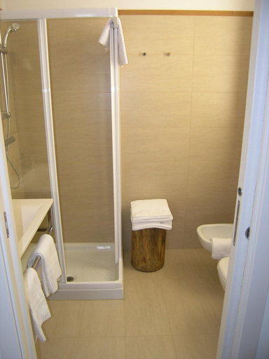 Bathroom 5, Via Verdi B&B, Verona