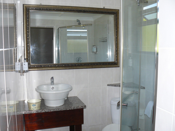 Bathroom 4, theSolution BnB, Buffalo City