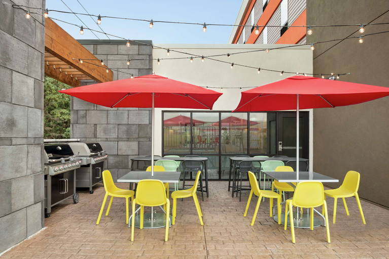 Food & Drinks 5, Home2 Suites by Hilton Bismarck, Burleigh