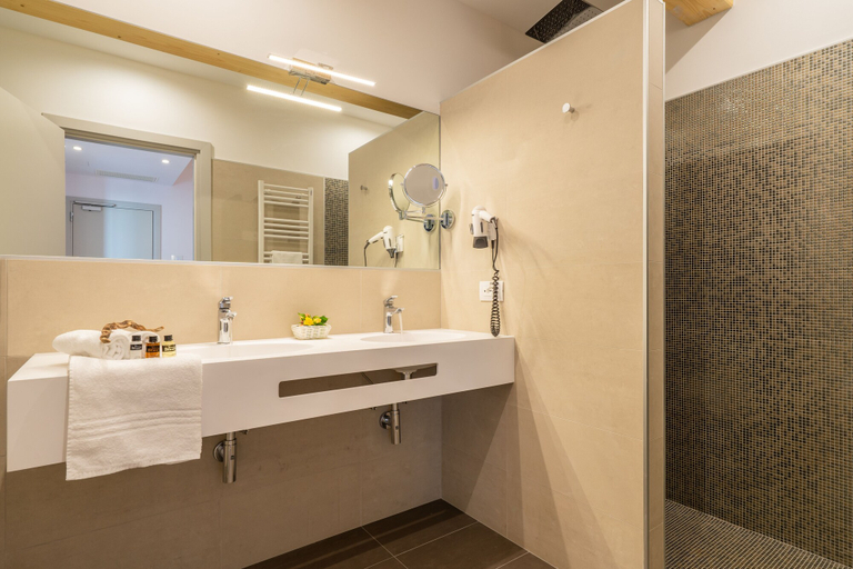Bathroom 5, Hotel Elite, Venezia