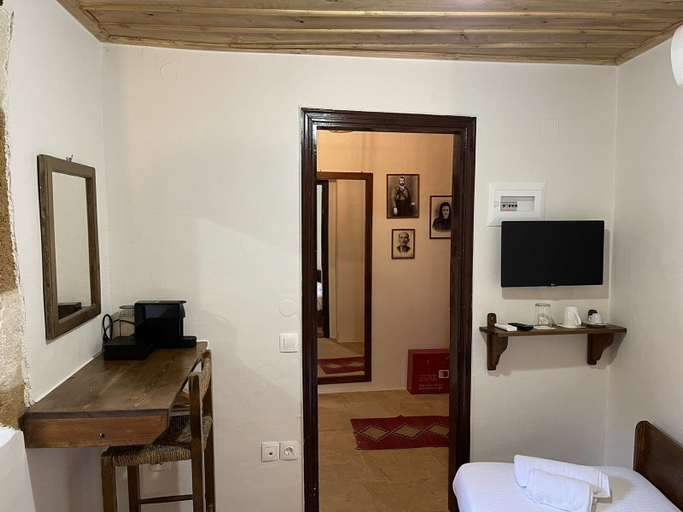 Bedroom 3, Captain Vasilis Hotel, Crete