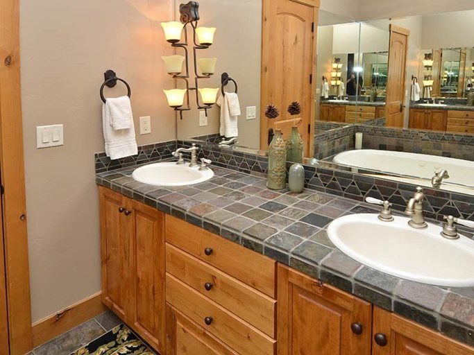 Bathroom 4, Meadow Brook Chalet, Eagle