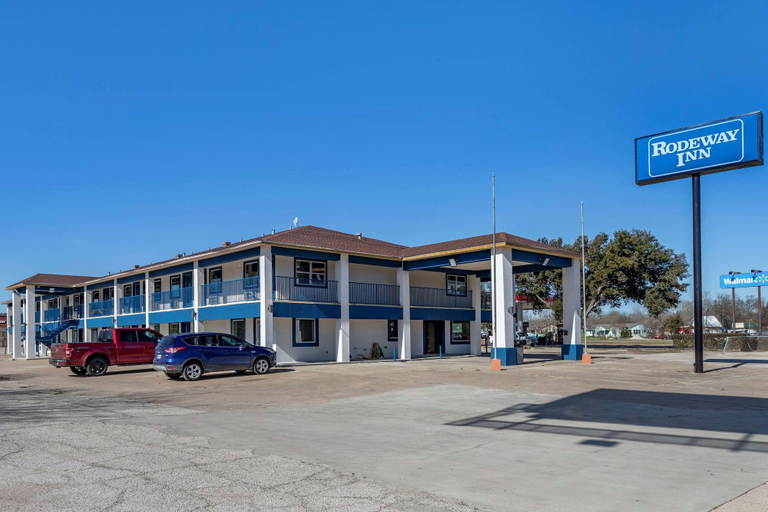 Exterior & Views 1, Rodeway Inn, Burleson