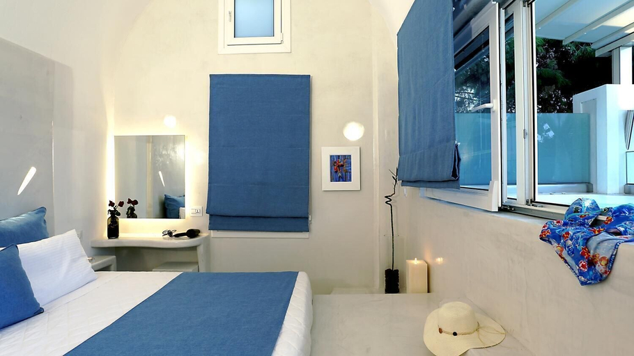 Bedroom 4, Santorini Loft Boutique Apartments, South Aegean