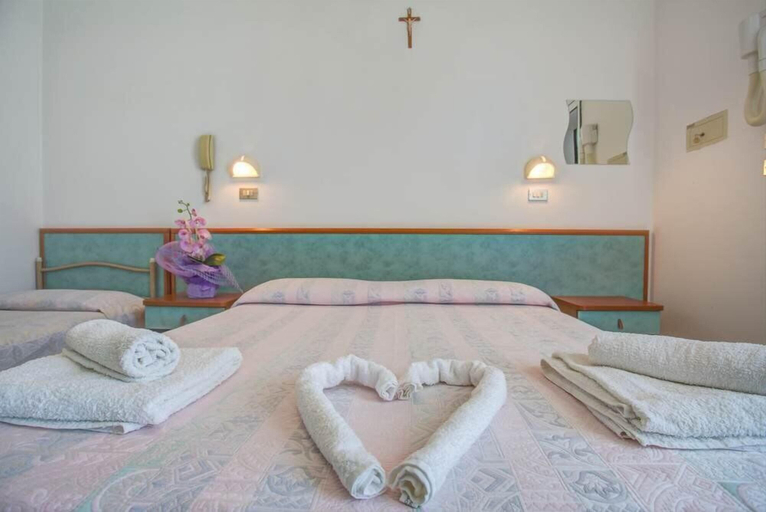 Bedroom 2, Hotel Diamante, Rimini