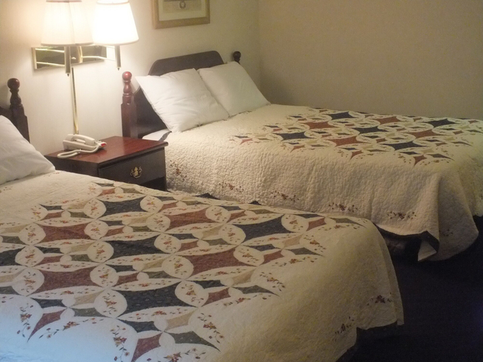 Bedroom 4, Quality Express Inn & Suites, Wood
