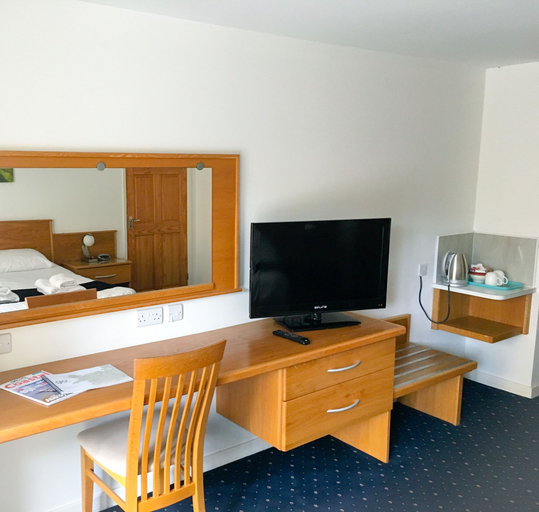 Others 5, The Beach Motel, Gwynedd