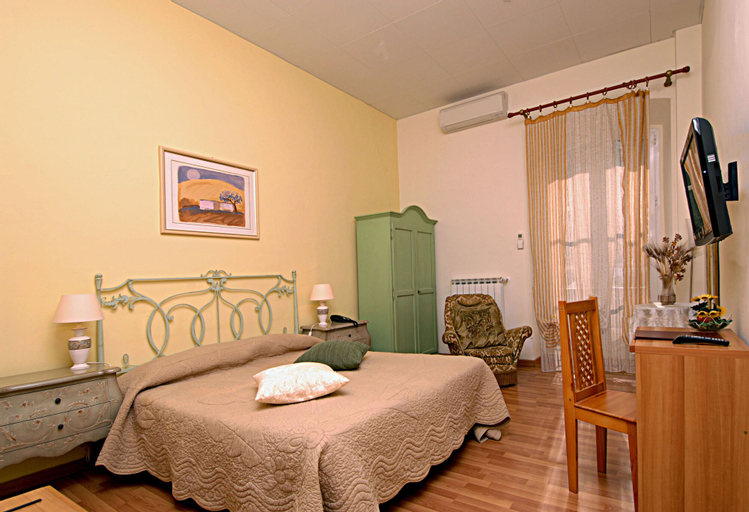 Bedroom 3, Hotel Alexander & Spa, Imperia
