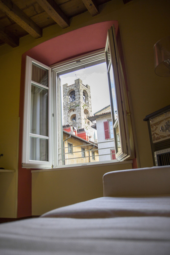Bedroom 2, Hotel Piazza Vecchia, Bergamo