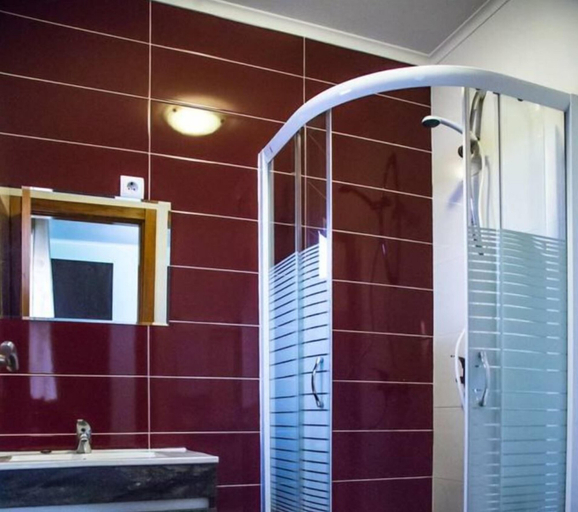 Bathroom 4, Boavista Villa Guesthouse, Porto