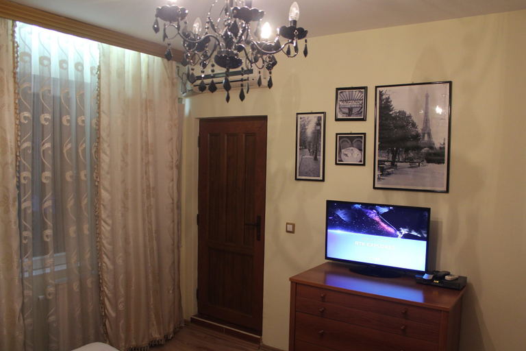 Others 5, Hotel Adria, Priština