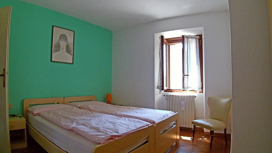Bedroom 2, Holideal Casa Luisa, Brescia